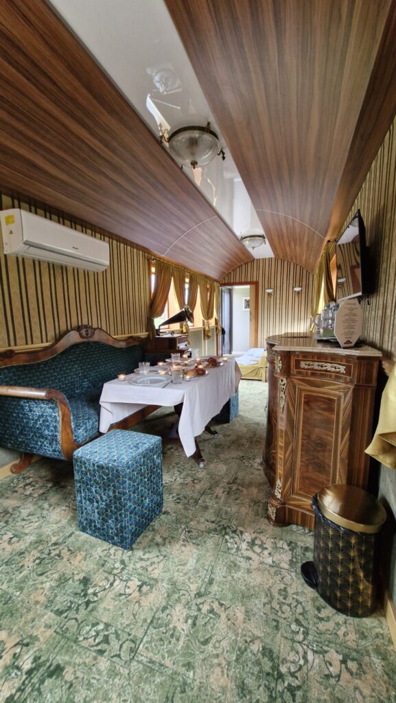 hotel w polsce atrakcje dla dzieci pociąg nietuzinkowy nocleg