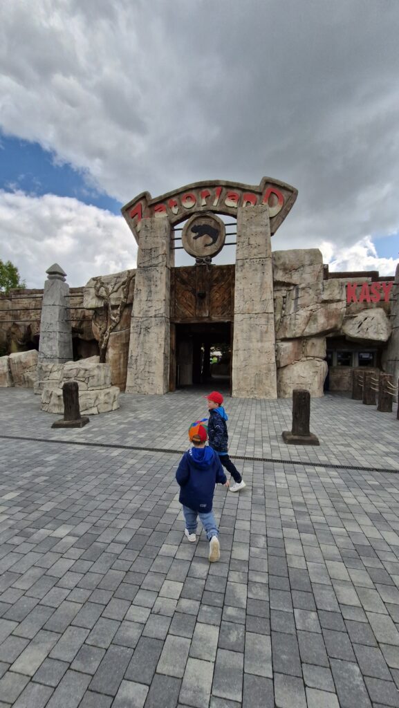 Zatorland Zator Park Rozrywki Dinopark wakacje z dziećmi podróże atrakcje