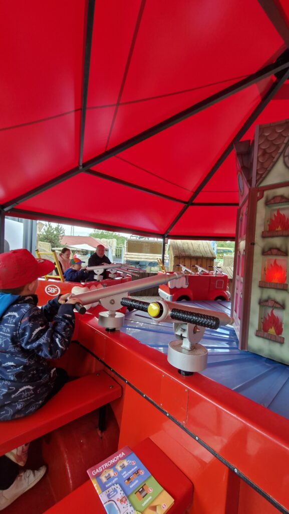 dino lunapark rozrywka atrakcje dla dzieci