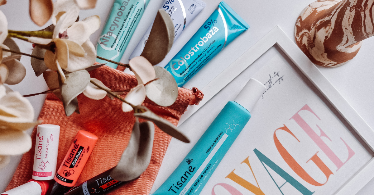 Minimalizm w podróży – podróżnicza kosmetyczka, jak ją spakować?